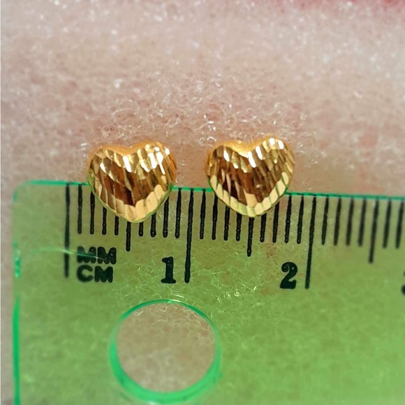 🔥18k Yellow Gold Heart Earrings in Diamond accent /Authentic/ Pure Gold - Picture 2 of 10